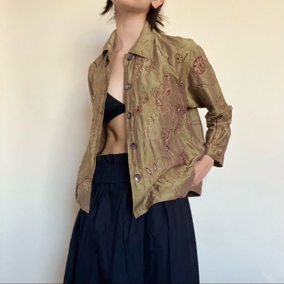 🪴Vintage Y2K Silk Green Embroidered Top🪴 - Picture 2 of 10